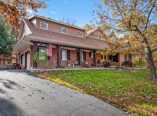 202 Saddlewood Cir, Dixon, IL 61021