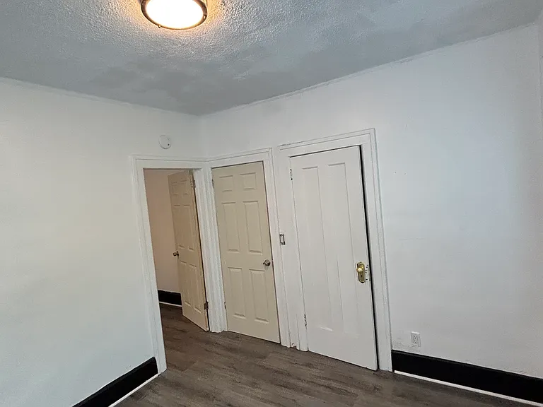 4353 Seebaldt St — Photo 27