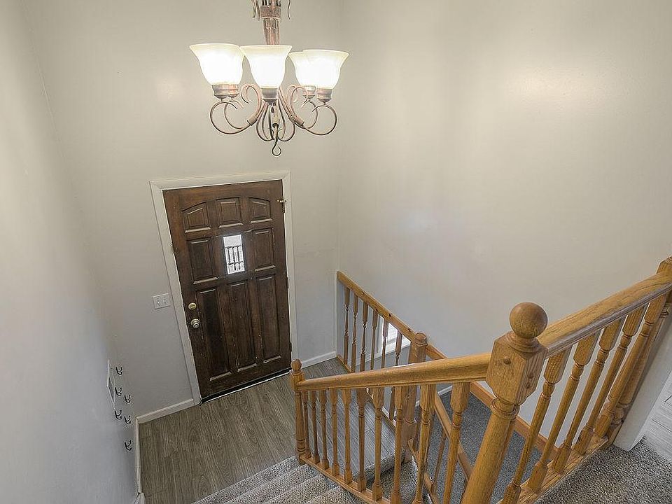 1st image of 9001 W 85th St