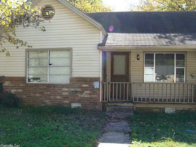 1st image of 509 W Academy Ave
