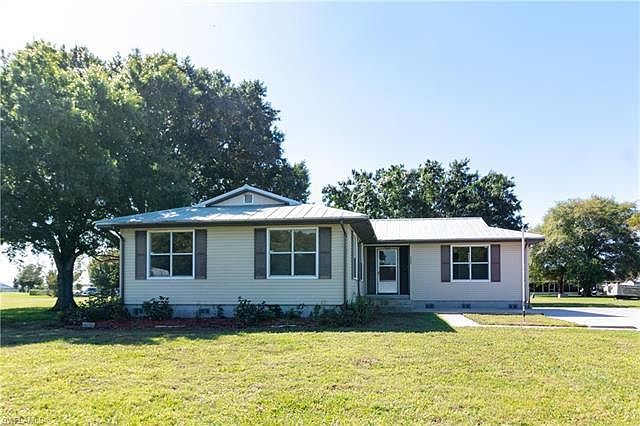 1st image of 700 Saginaw Ave