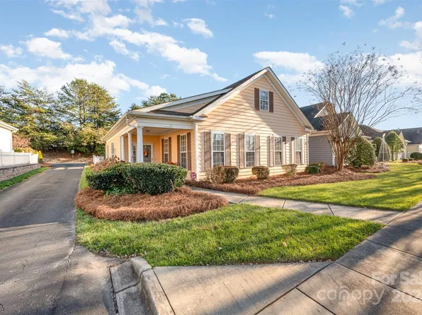 10105 Bishops Gate Blvd, Pineville, NC 28134