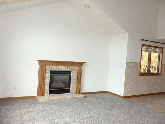 Note the volume ceilings..