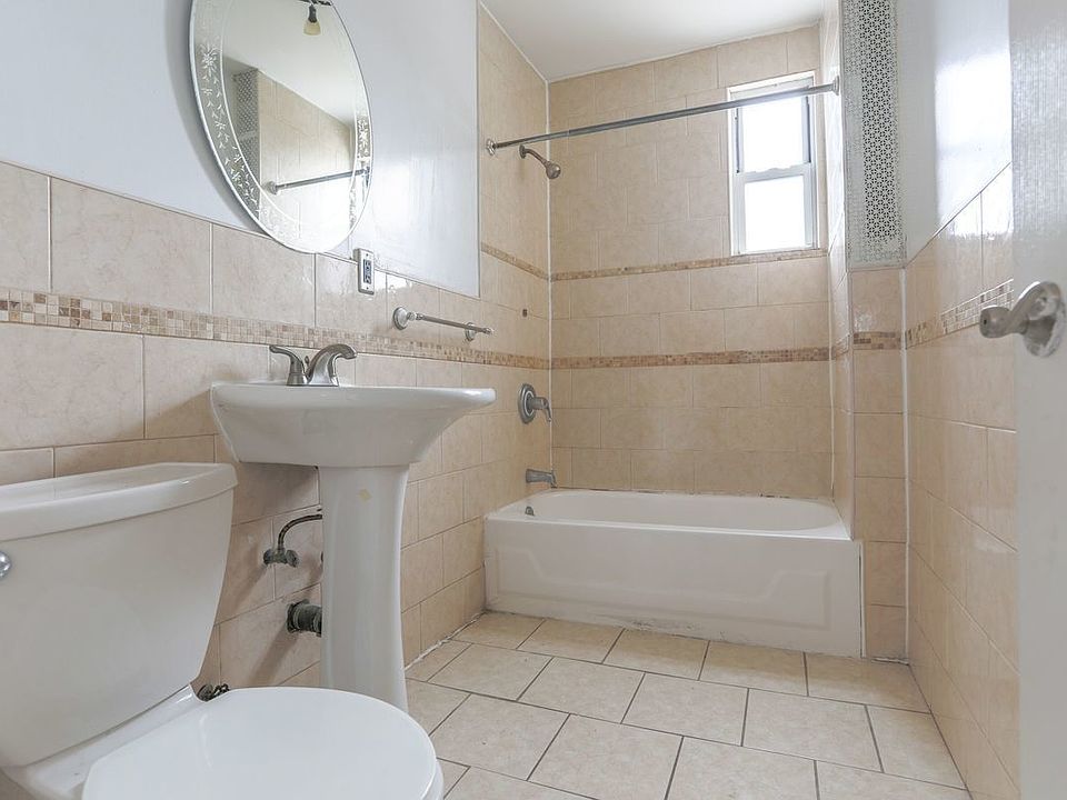2nd image of 360 Ocean Pkwy APT 2G