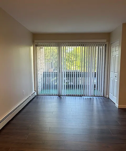 Burnet Park Apartments — Photo 9