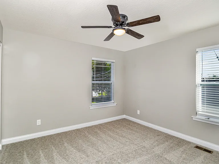 502 Station Ct — Photo 10