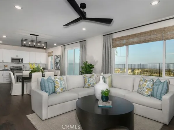 2450 Gunner Ridge Way, Rialto, CA 92377