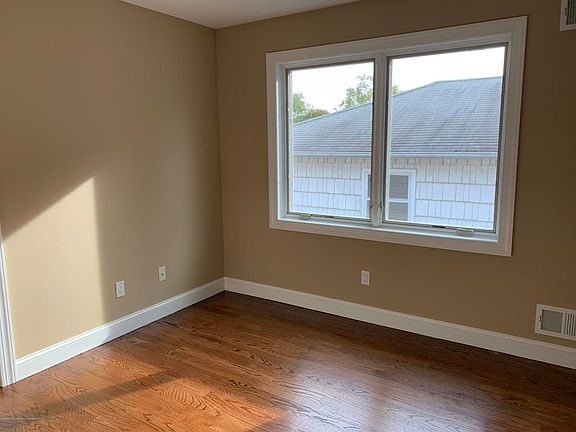 5th image of 251 Cambridge Ave #B