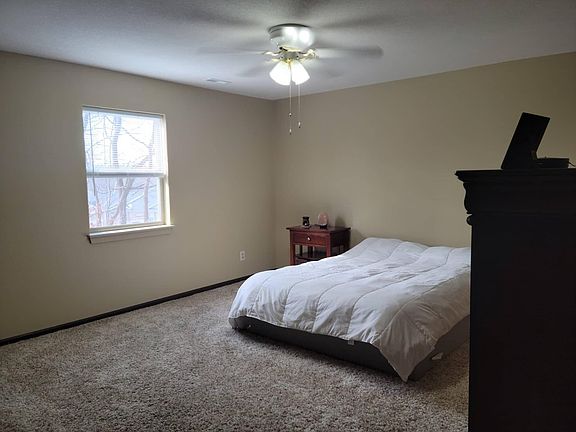 3rd image of 505 Columbia Dr