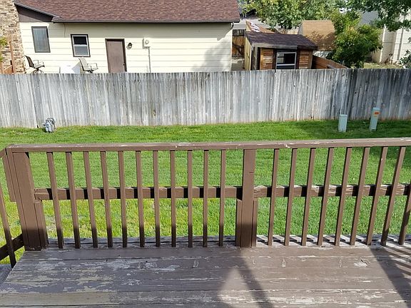 Nice fenced yard