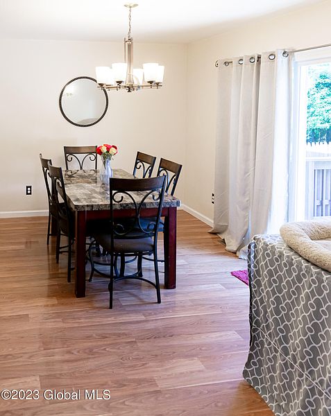 4th image of 5 Neil Court