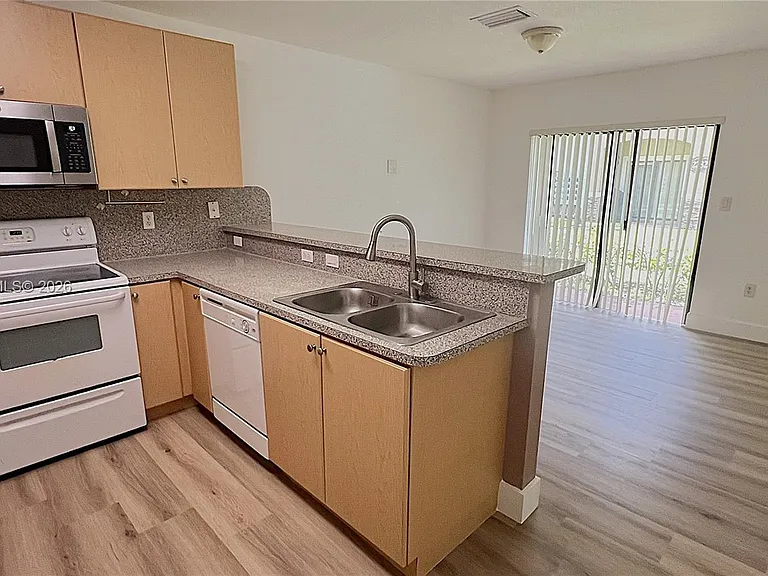 22721 SW 88th Pl #9-19 — Photo 9