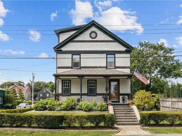 23 Clinton St, Newport, RI 02840