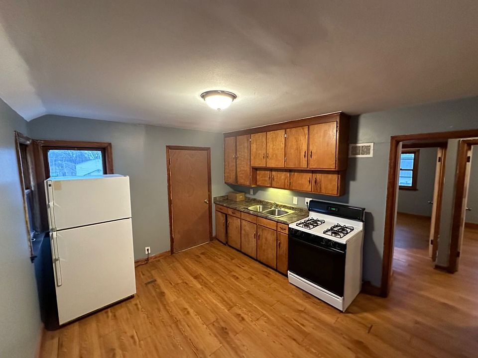 1st image of 4845 N 24th Pl #2B-1BA-800SQFT
