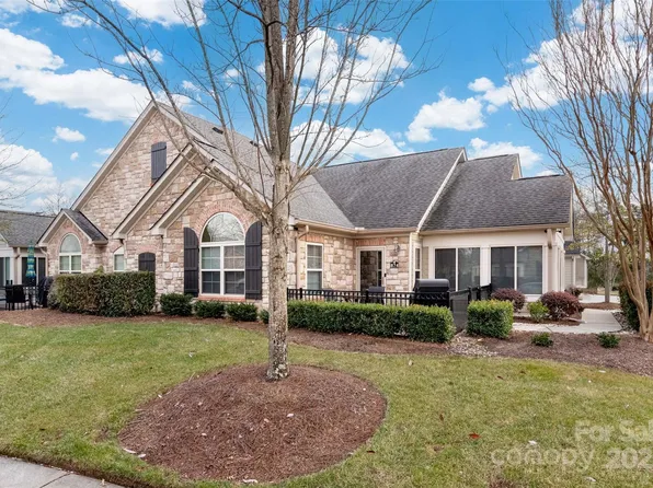 874 Ledgestone Ct, Tega Cay, SC 29708