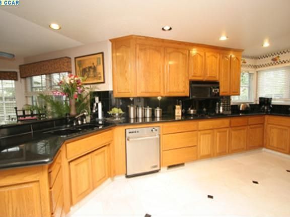 5th image of 317 Zagora Dr