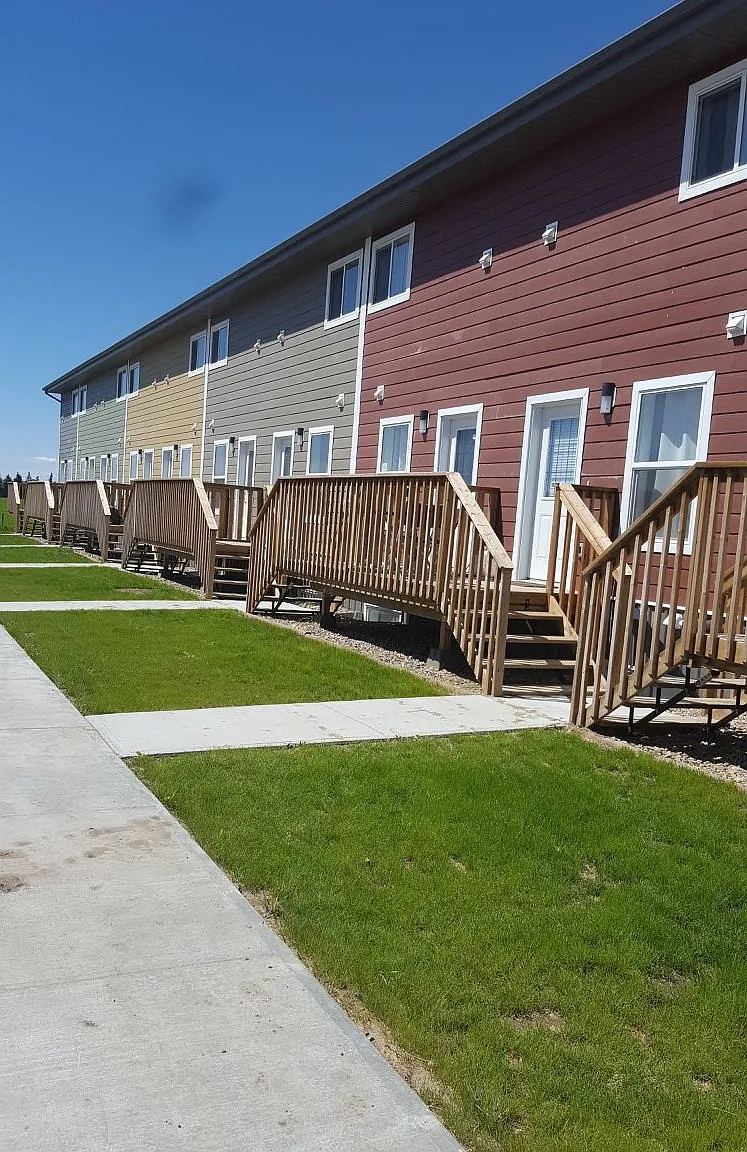 Vermilion Riverside Apartments — Photo 1
