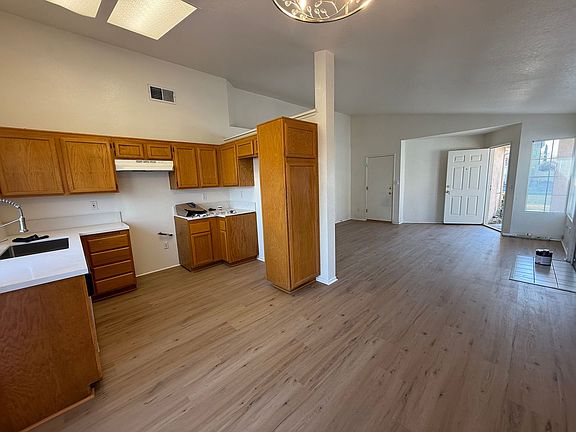 5th image of 13349 Jenna Ct