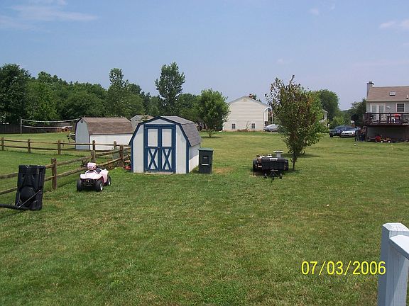 3rd image of 11811 Cherrywood Dr