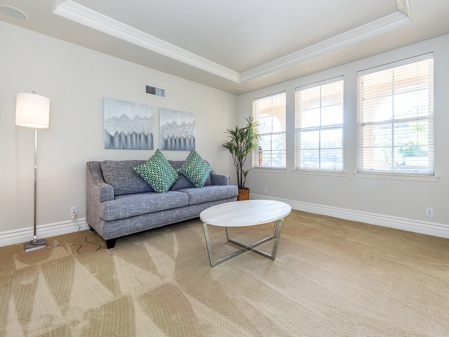 5 bed, 3211 sqft, $7,000 — Photo 4