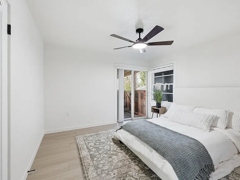 415 SE 94th Ave — Photo 16