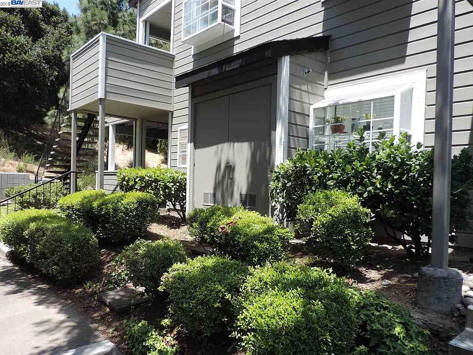 1st image of 525 Canyon Oaks Dr APT B