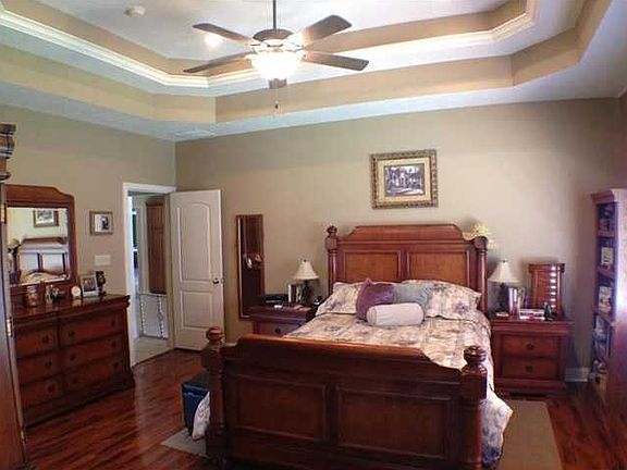 5th image of 7805 Londonderry Ct