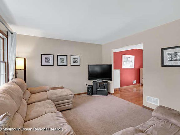 3rd image of 110 Jersey Ave