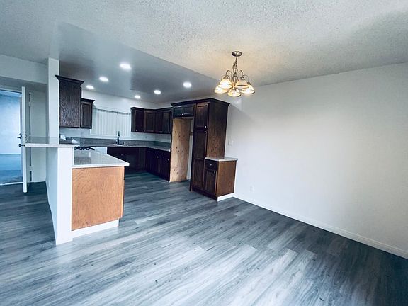 3rd image of 5231 Zelzah Ave APT 12A
