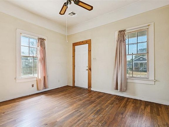 3rd image of 607 Terrace St