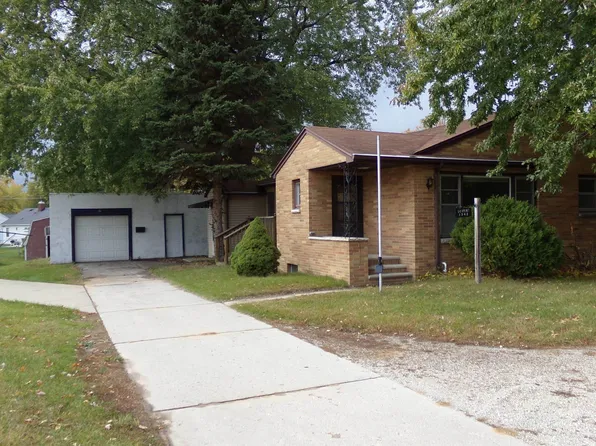 1742 Main St, Green Bay, WI 54302