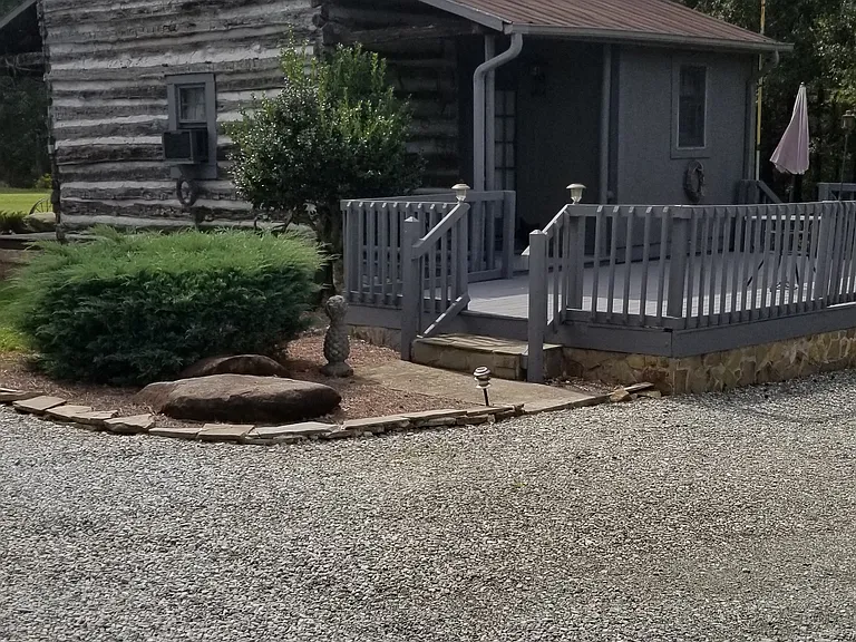 904 Olin Rd — Photo 2