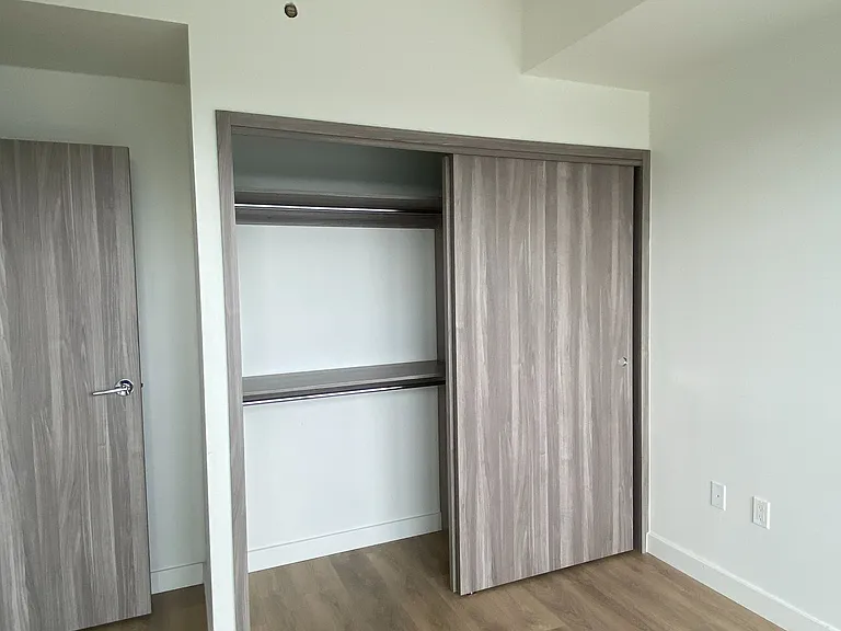 95 McMahon Dr #903 — Photo 11