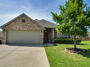 9937 Henna Ln, Fort Worth, TX 76108