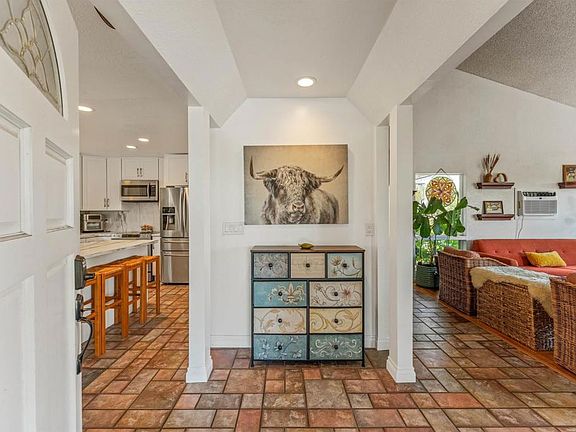 2nd image of 4439 La Canada Rd