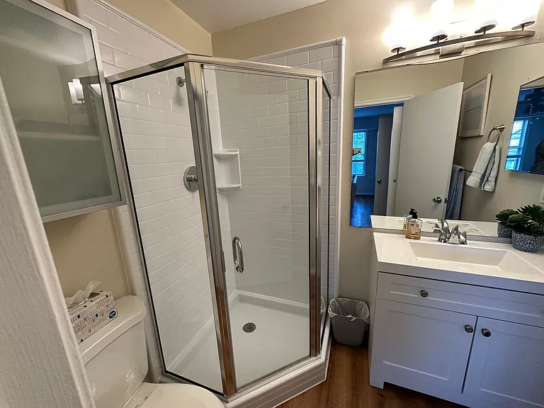 6906 Victoria Dr #I — Photo 16