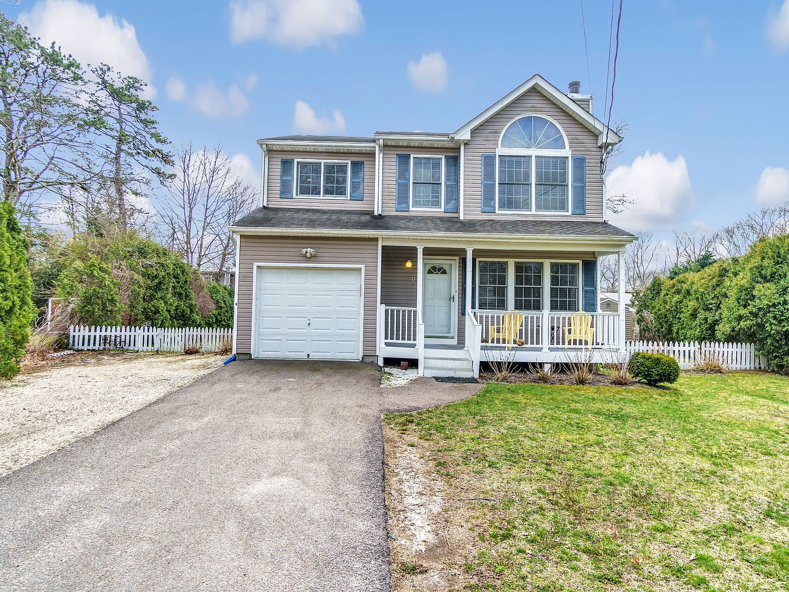 4 State St, Hampton Bays, NY 11946 Zillow