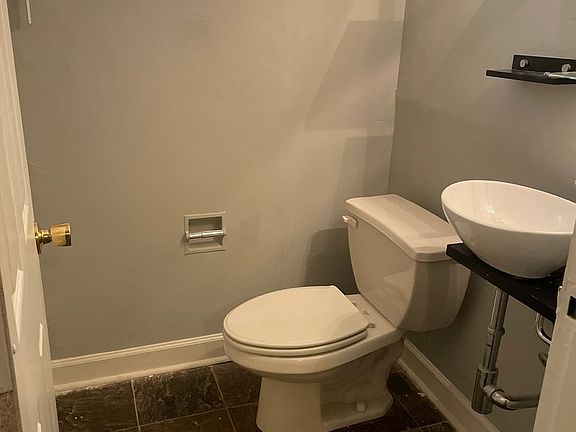 4th image of 1047 W Academy St #5