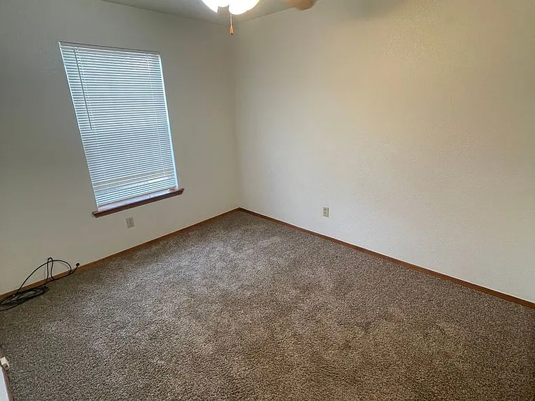 5015 Emerald St — Photo 21