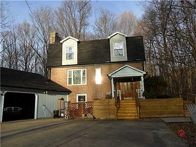 Extra large 2c Attached Garage