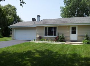 169 Johnston Dr, Dousman, WI 53118