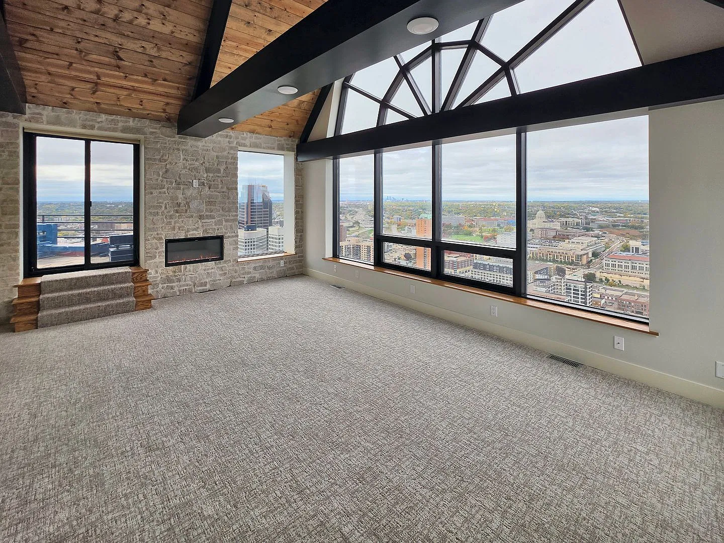 Airye Penthouse, Luxury Living with furnished options at the highest residence in St. Paul. — Photo 4