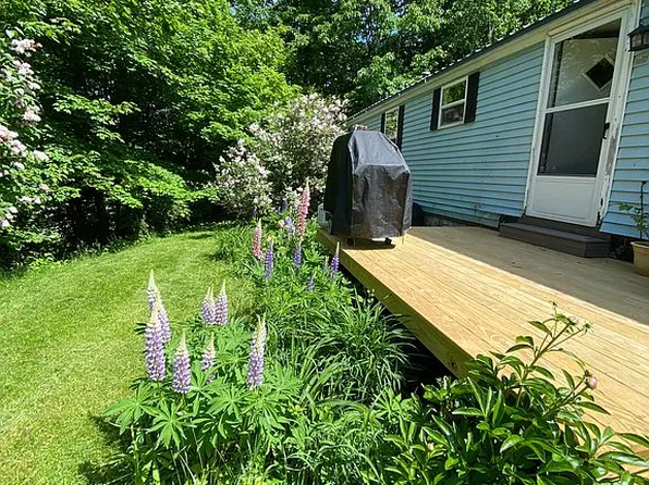 61 Vine St, Williston, VT 05495