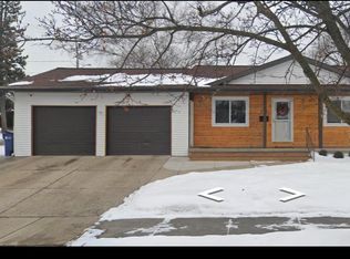 711 Dorroll St NE, Grand Rapids, MI 49505