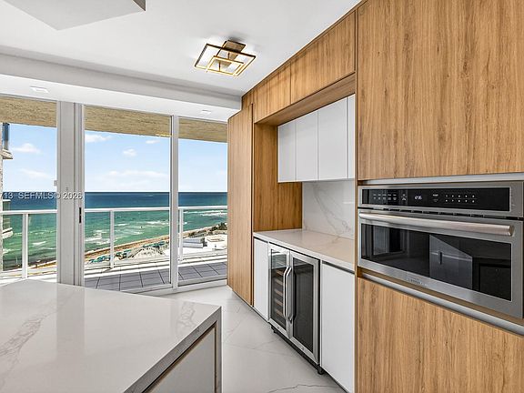 3rd image of 16445 Collins Ave APT 922