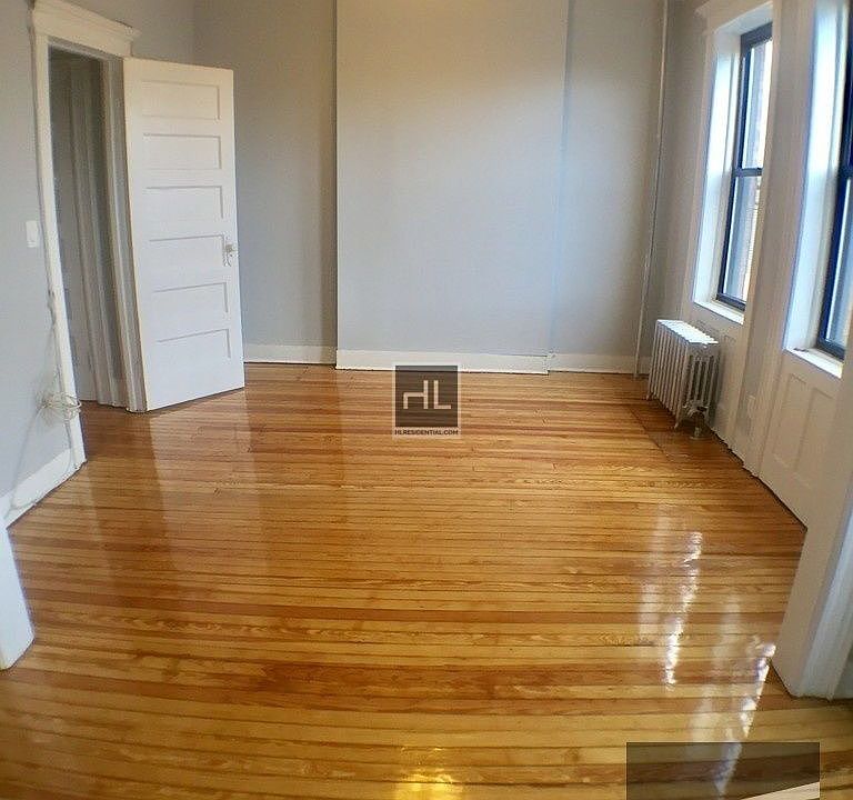 1st image of 3427 37th St APT 3R