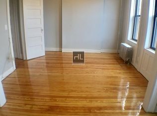 3427 37th St APT 3R, Long Island City, NY 11101
