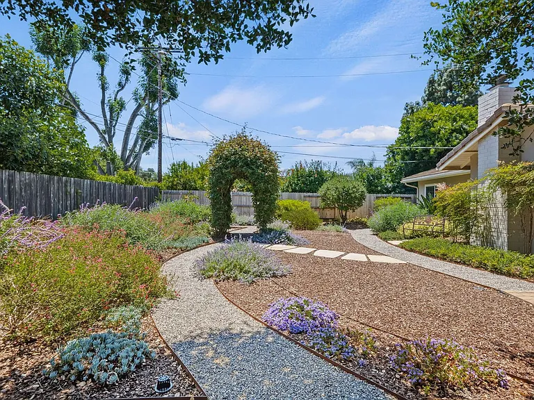 974 N San Marcos Rd — Photo 12