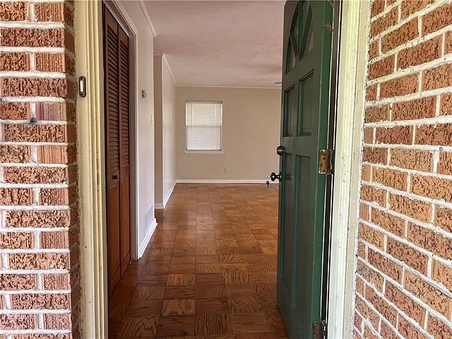 3 bed, 2.0 bath, 1390 sqft, $1,700 — Photo 3
