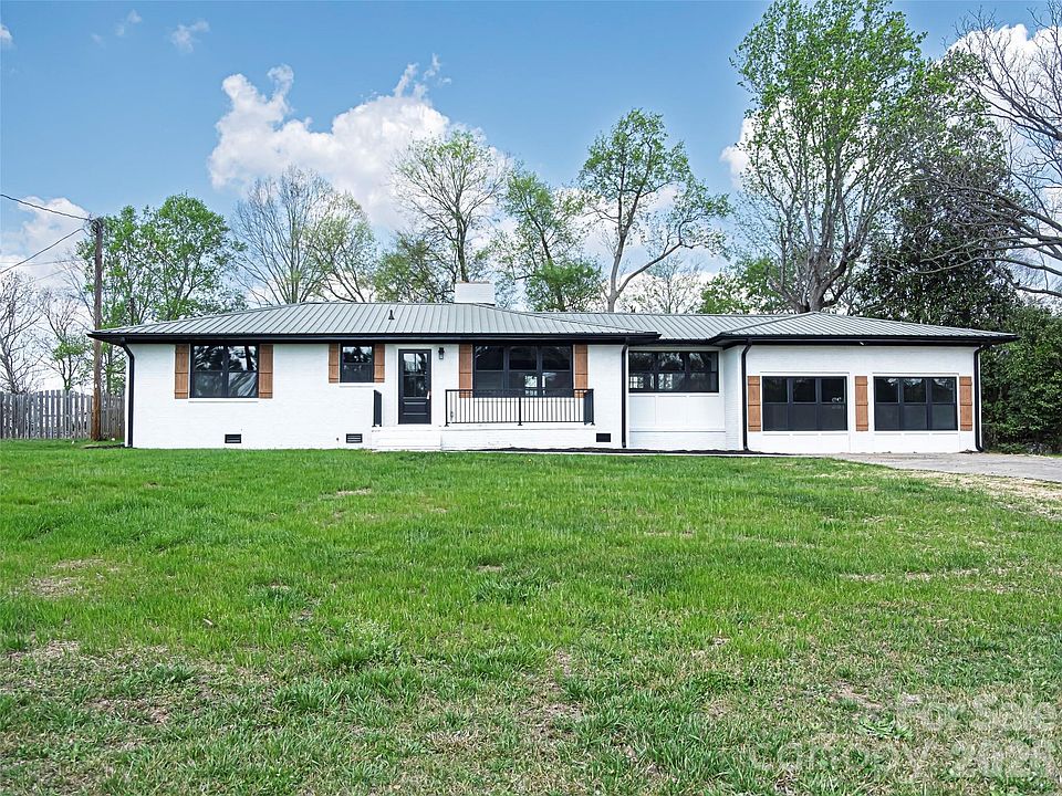 1st image of 1325 Armstrong Rd